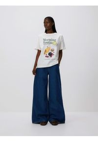 Reserved - Bawełniany t-shirt z nadrukiem - biały. Kolor: biały. Materiał: bawełna. Wzór: nadruk #1