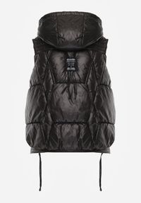 Renee - Czarna Pikowana Kamizelka z Troczkami i Odpinanym Kapturem Arrelarra. Okazja: na spacer, na co dzień. Kolor: czarny. Materiał: jeans. Styl: casual, elegancki, sportowy, klasyczny #6