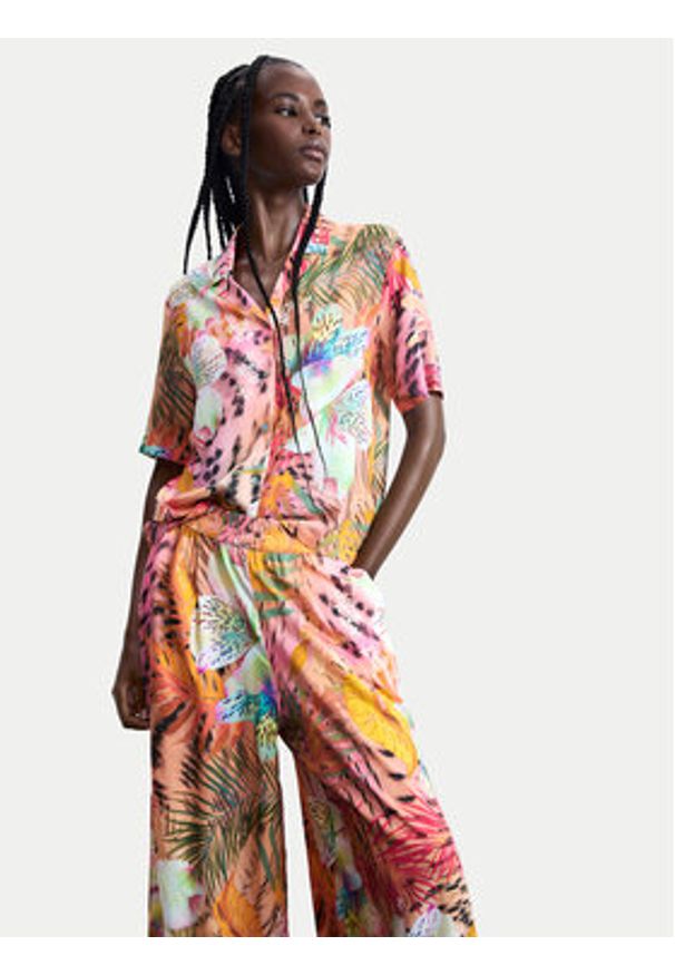 Desigual Spodnie materiałowe Swim Nasau 26SWPW56 Kolorowy Relaxed Fit. Materiał: wiskoza. Wzór: kolorowy