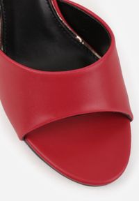 Renee - Bordowe Klapki z Wyciętą Cholewką Glyserris. Okazja: na imprezę, na co dzień. Kolor: czerwony. Materiał: skóra. Styl: casual, elegancki #9