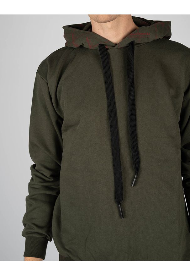 Takeshy Kurosawa Bluza | 83186 | Felpa Hoodie Cappuccio Stampato | Mężczyzna | Wojskowa Zieleń. Okazja: na co dzień. Materiał: bawełna. Wzór: aplikacja, nadruk. Styl: militarny