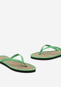 Renee - Zielone Klasyczne Japonki Handelia. Okazja: na plażę, na imprezę. Nosek buta: otwarty. Kolor: zielony. Sezon: lato. Obcas: na obcasie. Styl: klasyczny. Wysokość obcasa: niski #3