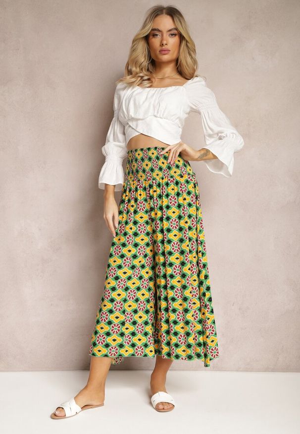Renee - Żółto-Zielone Szerokie Spodnie Culottes z Bawełnianej Tkaniny w Mozaikowy Wzór Miratte. Stan: podwyższony. Kolor: żółty. Materiał: bawełna, tkanina. Wzór: aplikacja. Styl: elegancki