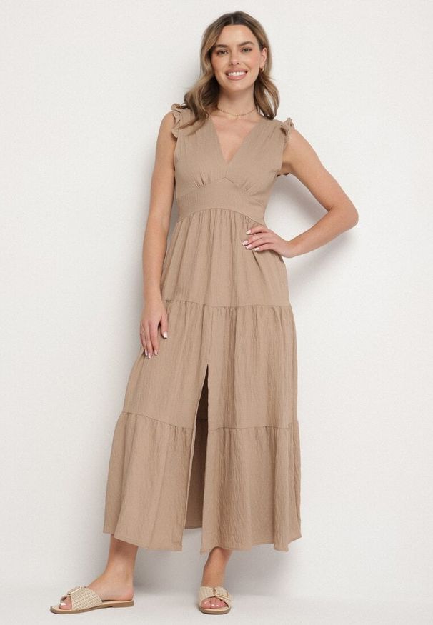 Born2be - Beżowa Wiskozowa Sukienka z Falbankami Sadoline. Okazja: na co dzień. Typ kołnierza: kołnierz z falbankami. Kolor: beżowy. Materiał: wiskoza. Styl: casual, boho