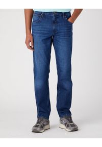 Wrangler - WRANGLER GREENSBORO MĘSKIE SPODNIE JEANSOWE FREE WAY W15QYJZ99