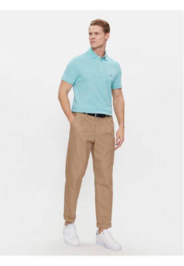 TOMMY HILFIGER - Tommy Hilfiger Polo 1985 MW0MW17771 Niebieski Slim Fit. Typ kołnierza: polo. Kolor: niebieski. Materiał: bawełna