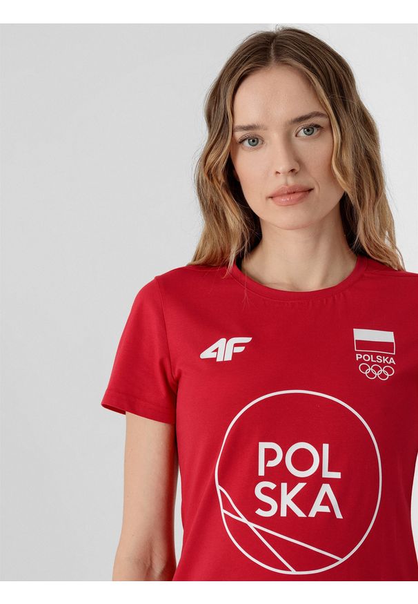 4f - Koszulka damska Polska - Tokio 2020. Kolor: czerwony. Materiał: bawełna, dzianina. Wzór: nadruk. Sezon: lato