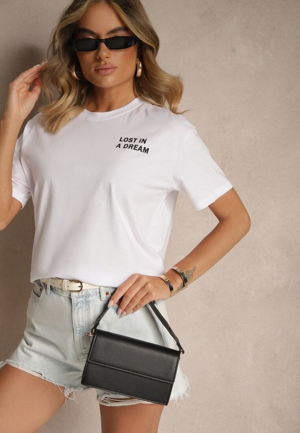 Renee - Biało-Różowy T-shirt z Bawełny Ozdobiony Nadrukiem Adneria. Okazja: na co dzień. Kolor: biały. Materiał: bawełna. Wzór: aplikacja, nadruk. Styl: casual