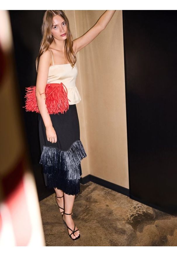 Reserved - Satynowy top z baskinką - kremowy. Kolor: kremowy. Materiał: satyna