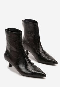 Born2be - Czarne Botki Vices na Obcasie Typu Kaczuszka z Tłoczeniem Zaimea. Okazja: na co dzień. Kolor: czarny. Obcas: na obcasie. Styl: klasyczny, casual, elegancki. Wysokość obcasa: średni #4