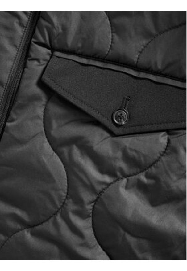 Matinique Płaszcz zimowy 30206720 Czarny Regular Fit. Kolor: czarny. Materiał: syntetyk. Sezon: zima