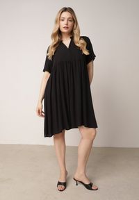 Born2be - Czarna Rozkloszowana Sukienka w Koszulowym Stylu z Bawełny Normae. Okazja: do pracy, na co dzień. Kolor: czarny. Materiał: bawełna. Typ sukienki: koszulowe. Styl: klasyczny, casual #6