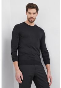 Hugo Sweter męski kolor czarny. Kolor: czarny. Materiał: materiał, włókno, dzianina. Długość rękawa: długi rękaw. Długość: długie
