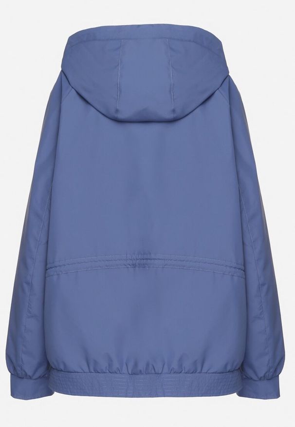 Born2be - Ciemnoniebieska Kurtka Parka o Pudełkowym Kroju ze Ściągaczem w Talii i Kapturem Sesoliena. Okazja: na spacer, na co dzień. Kolor: niebieski. Materiał: jeans. Długość rękawa: długi rękaw. Długość: długie. Styl: elegancki, casual