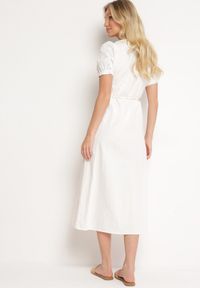 Born2be - Biała Sukienka Rozkloszowana z Bawełny Wiązana w Talii Ozdobiona Koronką Mleiana. Okazja: na randkę. Kolor: biały. Materiał: bawełna, koronka. Wzór: aplikacja, koronka. Styl: elegancki #3