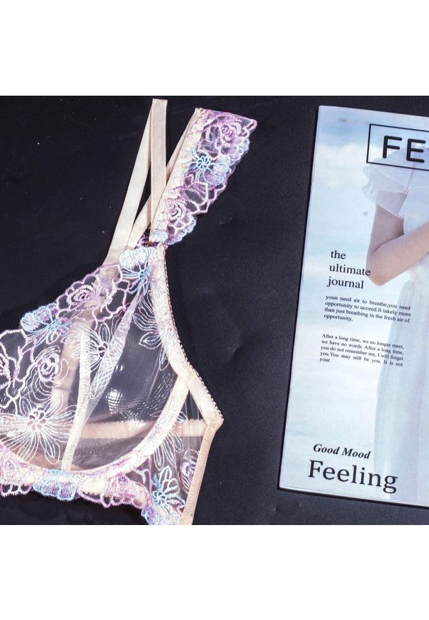 Intica - Koronkowy komplet bielizny z regulowanymi ramiączkami Alverta. Kolor: beżowy. Materiał: koronka