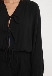 Born2be - Czarny Wiązany Bawełniany Kombinezon Boho z Falbankami i Wiązaniem Lalelia. Kolor: czarny. Materiał: bawełna. Sezon: lato. Styl: boho