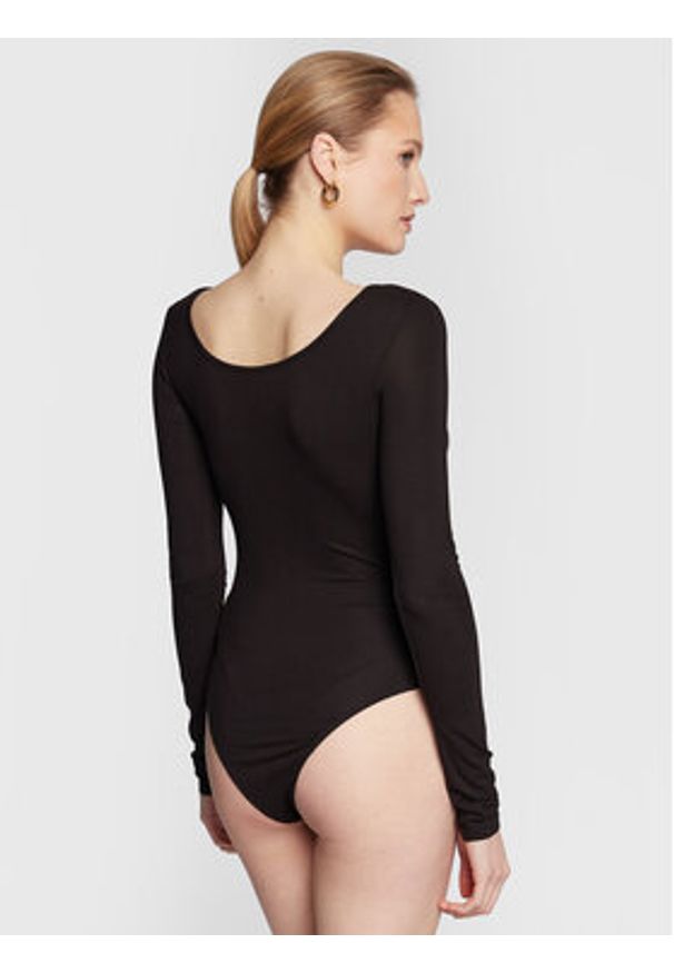 Guess Body W3RP28 K68D2 Czarny Slim Fit. Kolor: czarny. Materiał: wiskoza