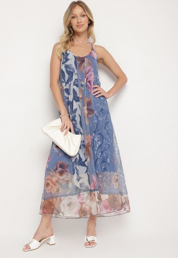 Born2be - Niebieska Siateczkowa Sukienka z Wiskozą w Kwiatowy Wzór Izaleira. Okazja: na co dzień, na imprezę. Kolor: niebieski. Materiał: wiskoza. Wzór: kwiaty. Sezon: lato. Styl: casual, elegancki