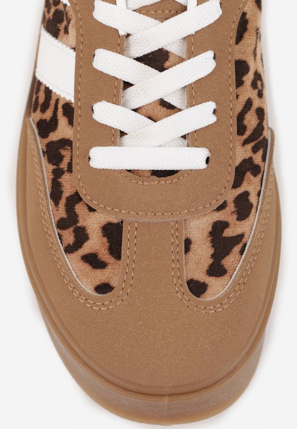 Renee - Panterkowe Sneakersy na Kauczukowej Podeszwie Ozdobione Paskami Nilimea. Okazja: na co dzień. Zapięcie: pasek. Materiał: kauczuk. Wzór: aplikacja