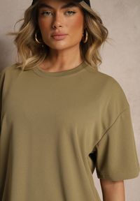 Renee - Ciemnobeżowa Koszulka T-shirt Basic Palenitia. Okazja: na co dzień. Kolor: beżowy. Styl: klasyczny, casual