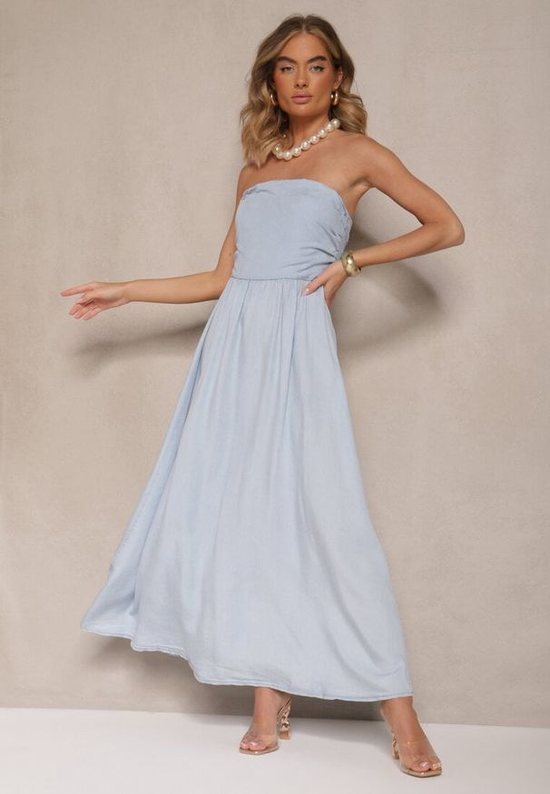 Renee - Jasnoniebieska Rozkloszowana Sukienka Bandeau Mavoreine. Okazja: na co dzień, na imprezę, na spacer. Kolor: niebieski. Sezon: lato. Typ sukienki: proste. Styl: casual, elegancki