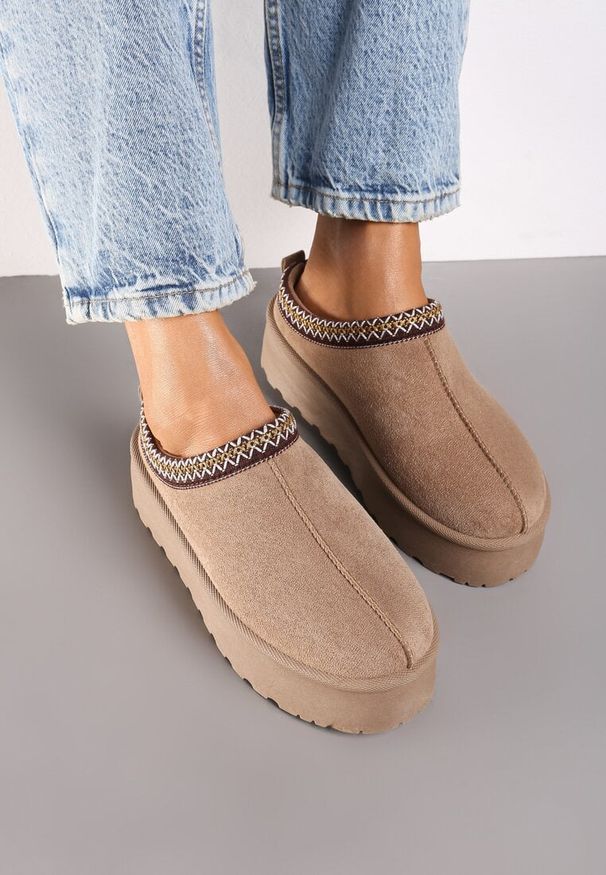 Born2be - Ciemnobeżowe Śniegowce na Grubej Podeszwie z Niską Cholewką Lotitha. Okazja: na spacer. Wysokość cholewki: przed kostkę. Kolor: beżowy. Materiał: dzianina, puch. Szerokość cholewki: normalna