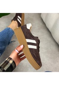 Brązowe skórzane półbuty damskie Filippo Dp6776/26. Okazja: na co dzień. Kolor: brązowy. Materiał: skóra, nubuk. Sezon: wiosna, jesień, lato. Obcas: na platformie. Styl: casual, elegancki, klasyczny #1