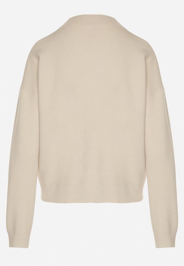 Born2be - Jasnobeżowy Gładki Sweter o Pudełkowym Kroju ze Stójką Unessa. Okazja: na co dzień. Typ kołnierza: kołnierzyk stójkowy. Kolor: beżowy. Materiał: jeans. Wzór: gładki. Styl: casual