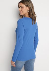 Born2be - Niebieska Bluzka z Bawełną Typu Longsleeve Ittelisa. Okazja: na co dzień. Typ kołnierza: dekolt w serek. Kolor: niebieski. Materiał: bawełna. Długość rękawa: długi rękaw. Długość: długie. Styl: casual #3