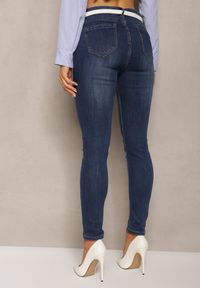 Renee - Granatowe Jeansy o Fasonie Skinny Ozdobione Przedarciami Erisea. Kolor: niebieski. Wzór: aplikacja #3