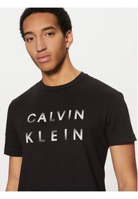 Calvin Klein T-Shirt K10K114156 Czarny Regular Fit. Kolor: czarny. Materiał: bawełna #3