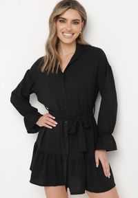 Born2be - Czarna Koszulowa Sukienka z Wiązanym Paskiem Stevania. Kolor: czarny. Materiał: materiał. Typ sukienki: koszulowe. Długość: mini #1