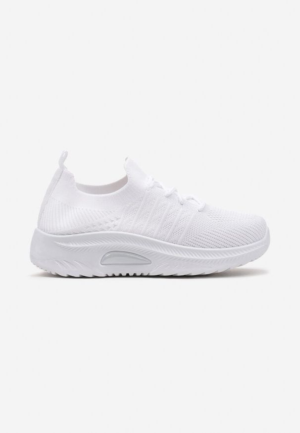 Born2be - Białe Wsuwane Buty Sportowe z Elastyczną Cholewką i Ozdobną Wstawką na Podeszwie Moonsara. Okazja: na co dzień. Nosek buta: okrągły. Zapięcie: bez zapięcia. Kolor: biały. Materiał: jeans. Szerokość cholewki: normalna. Sport: fitness