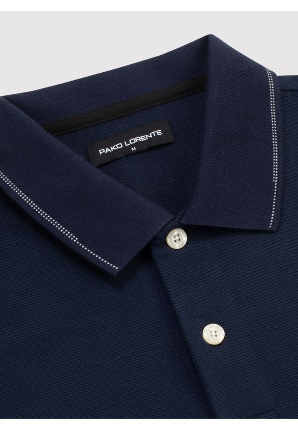 Pako Lorente - PAKO LORENTE - Granatowy t-shirt polo na guziczki. Okazja: na co dzień. Typ kołnierza: polo. Kolor: niebieski, oliwkowy. Materiał: bawełna, poliester. Sezon: jesień. Styl: casual