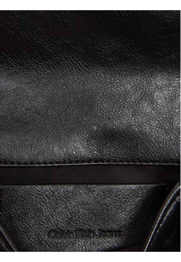 Calvin Klein Jeans Torebka Chain Mini Ew Flap LV04K3085G Czarny. Kolor: czarny. Materiał: skórzane