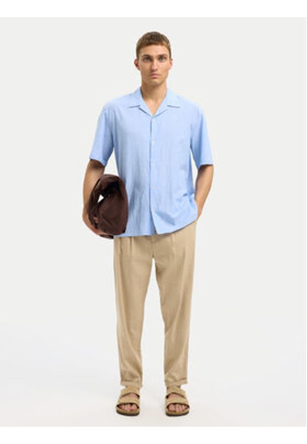 Selected Homme Chinosy 16092732 Beżowy Relaxed Fit. Kolor: beżowy. Materiał: len