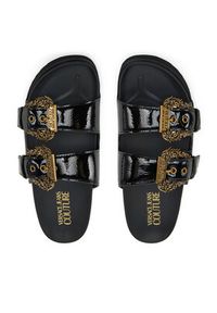 Versace Jeans Couture Klapki 78VA3SM1 Czarny. Kolor: czarny. Materiał: skóra
