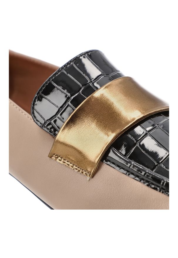 Hot Potatoes by Gioseppo - Beżowe Półbuty Gioseppo Eleganckie Obuwie Damskie. Okazja: do pracy. Zapięcie: pasek. Kolor: beżowy. Materiał: skóra, lakier. Wzór: aplikacja, geometria. Obcas: na obcasie. Styl: elegancki. Wysokość obcasa: średni