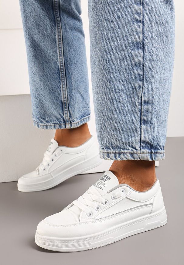 Renee - Biało-Szare Sneakersy z Brokatową Lamówką Pianissa. Okazja: na co dzień. Nosek buta: okrągły. Zapięcie: sznurówki. Kolor: biały. Materiał: skóra. Wzór: aplikacja. Obcas: na obcasie. Wysokość obcasa: niski