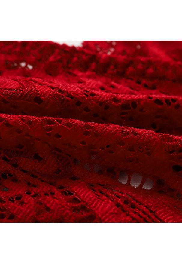 Intica - Stringi koronkowe bezszwowe dopasowane do ciała Dehlia. Kolor: beżowy. Materiał: koronka. Wzór: koronka