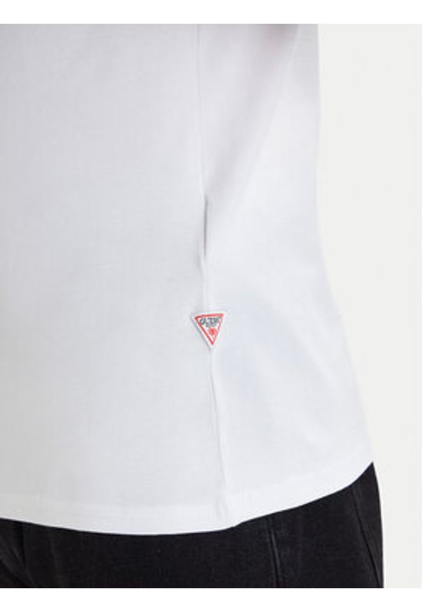 Guess T-Shirt F6GI01 J1314 Biały Slim Fit. Kolor: biały. Materiał: bawełna