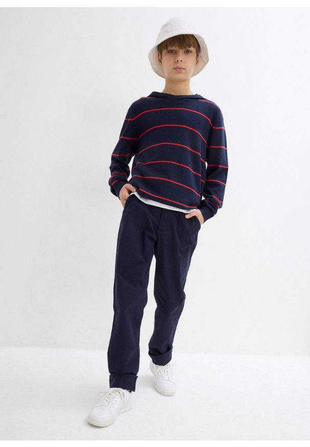 bonprix - Spodnie chino ze stretchem, o kroju slim fit z regulowanym paskiem. Okazja: na co dzień. Kolor: niebieski. Styl: casual