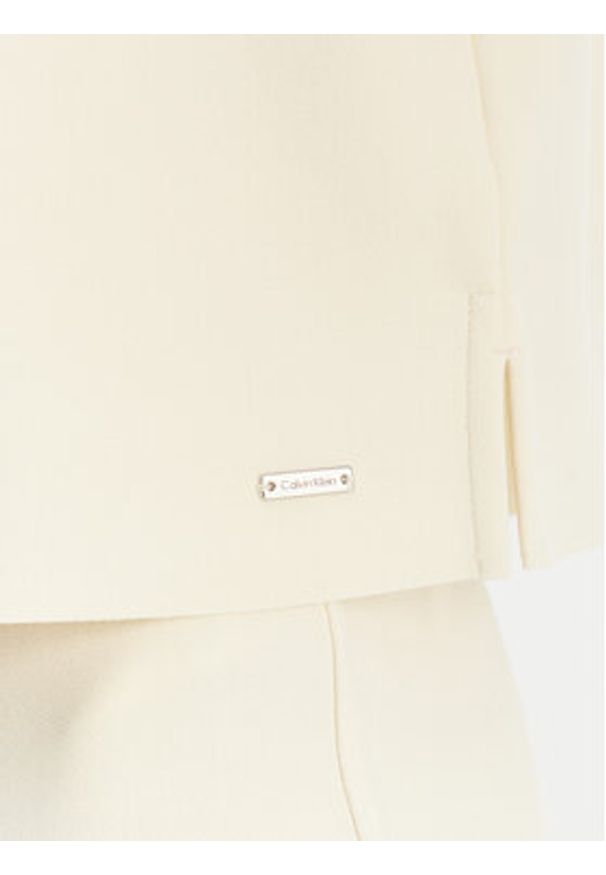 Calvin Klein Polo LV044E241G Beżowy Relaxed Fit. Typ kołnierza: polo. Kolor: beżowy. Materiał: syntetyk