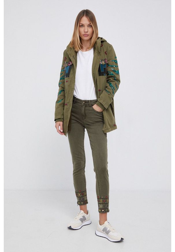 Desigual Parka damska kolor zielony przejściowa. Kolor: zielony. Materiał: materiał, bawełna