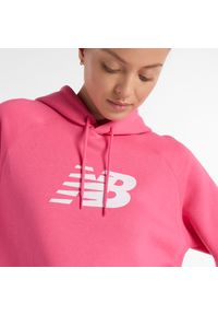 Bluza damska New Balance WT43524DAB – różowa. Okazja: na co dzień. Kolor: różowy. Materiał: bawełna, dresówka, poliester, prążkowany. Styl: casual, klasyczny #3