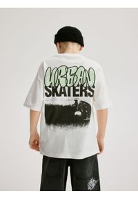 Reserved - T-shirt z nadrukiem - biały. Kolor: biały. Materiał: dzianina, bawełna. Wzór: nadruk #1