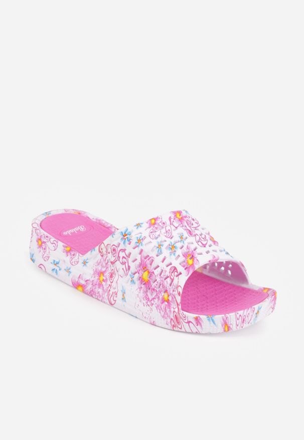 Born2be - Fuksjowe Klapki Basenowe w Kwiatowy Wzór z Perforacją Pertumal. Okazja: na co dzień, na spacer. Kolor: różowy. Materiał: jeans, dresówka, dzianina. Wzór: kwiaty. Sezon: lato. Styl: elegancki, wakacyjny, casual