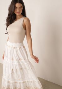 Born2be - Biało-Beżowa Spódnica Bawełniana Ozdobiona Haftami i Ażurowymi Wycięciami w Stylu Casual Kalon. Okazja: na co dzień. Kolor: beżowy. Materiał: bawełna. Długość: krótkie. Wzór: aplikacja, ażurowy, haft. Sezon: lato. Styl: casual #8