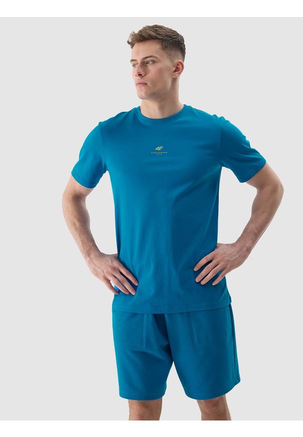 4f - T-shirt regular gładki męski - kobaltowy. Okazja: na co dzień. Kolor: niebieski. Materiał: skóra, jersey, bawełna, dzianina, włókno. Długość rękawa: krótki rękaw. Długość: krótkie. Wzór: gładki. Styl: sportowy, casual